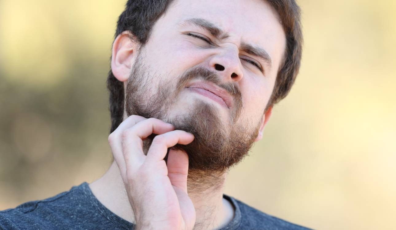 Barbe qui gratte : causes et solutions pour apaiser votre peau Barbe qui gratte : causes et solutions pour apaiser votre peau